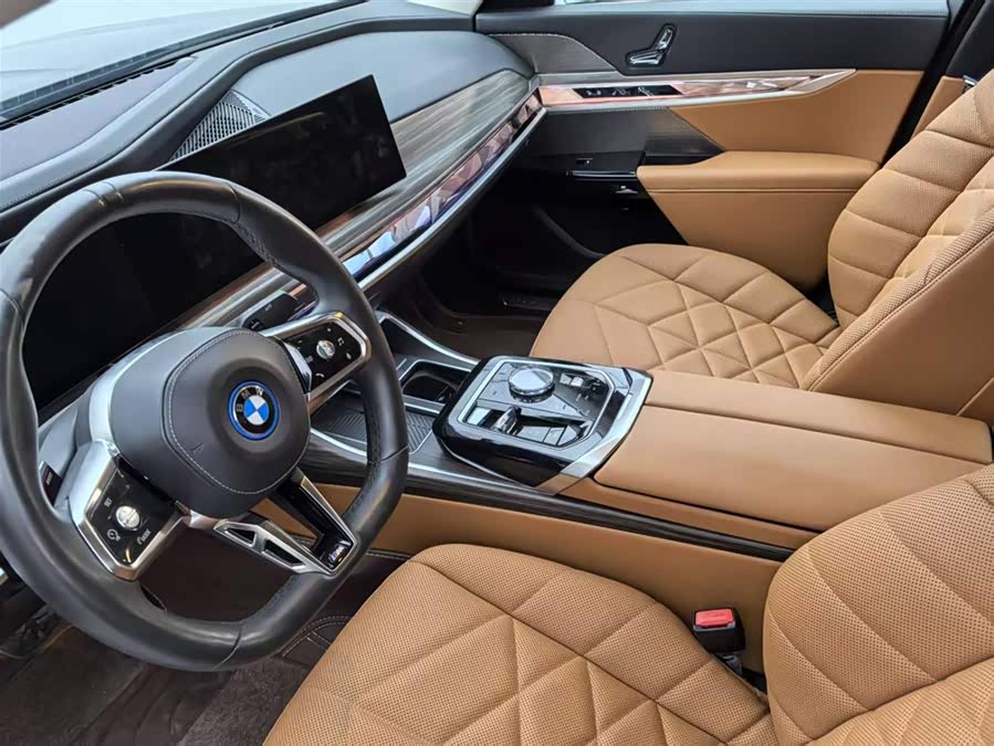 BMW i7 2025 image de voiture #9