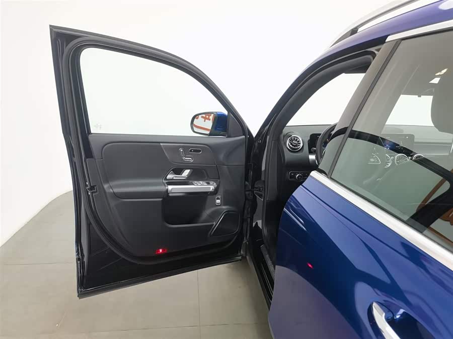 Mercedes-Benz EQB Class 2023 car image #9