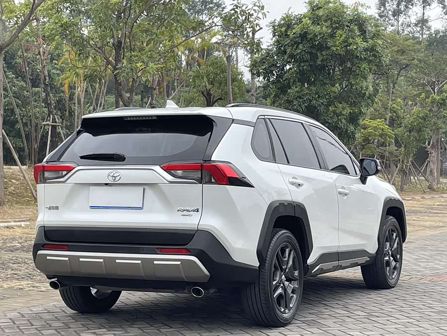 Toyota RAV4 2023 #9 Toyota RAV4 2023 car image #9