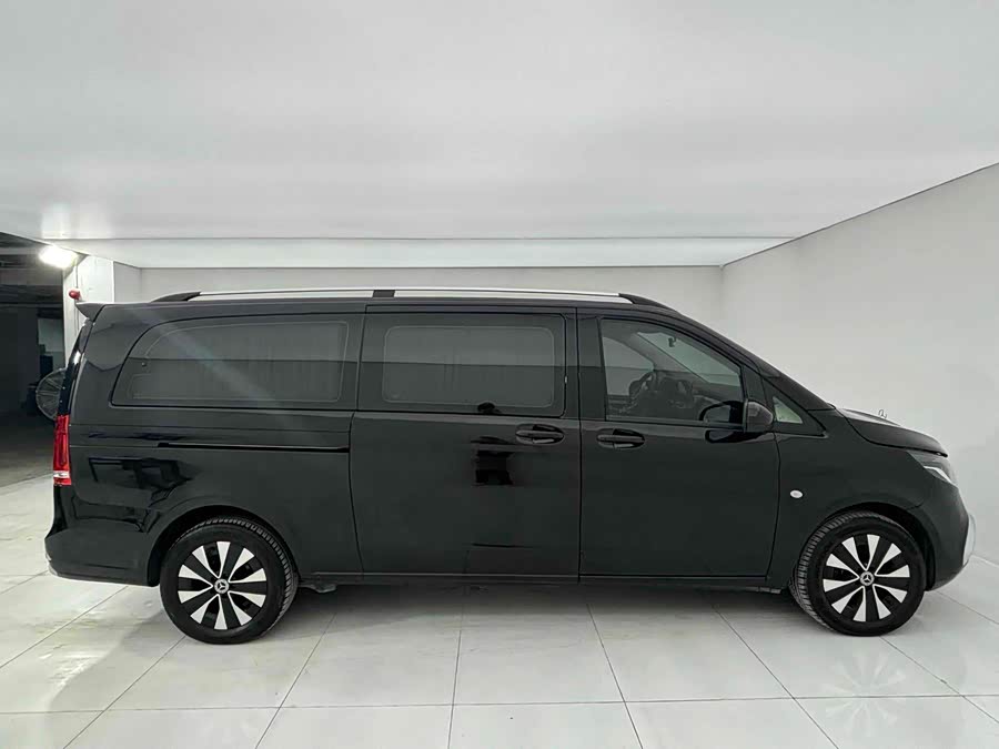 Mercedes-Benz Vito 2023 car image #9
