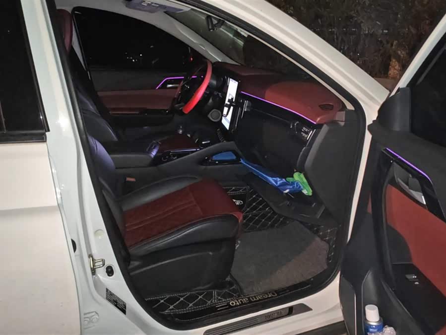 Forthing T5 2019 #9 Forthing T5 2019 صورة سيارة #9