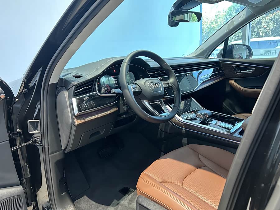 Audi Q7 2023 image de voiture #9