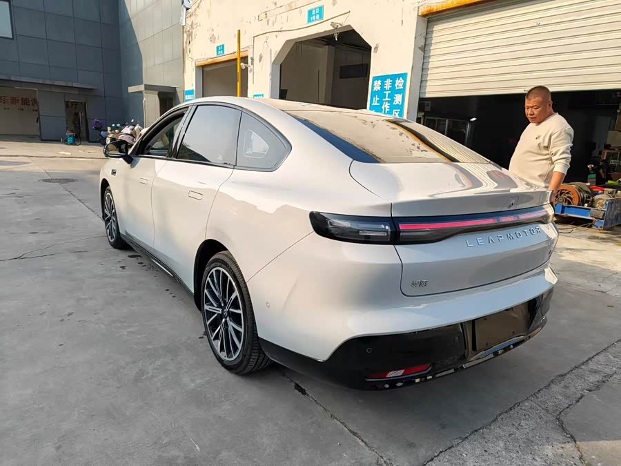 零跑汽车 零跑B01 2025 汽车图片 #9