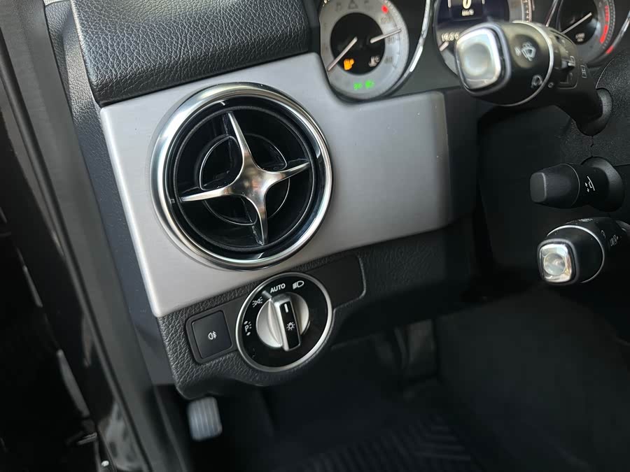 Mercedes-Benz GLK Class 2014 immagine di auto #9