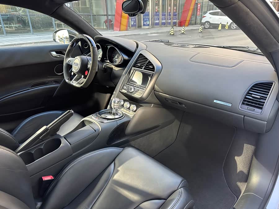 Audi R8 2011 #9 Audi R8 2011 car image #9