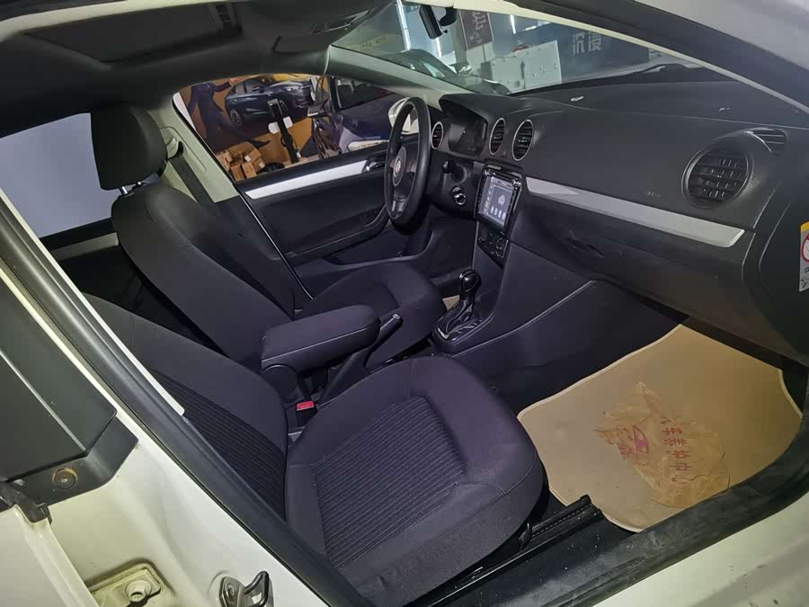 Volkswagen Jetta 2013 immagine di auto #9