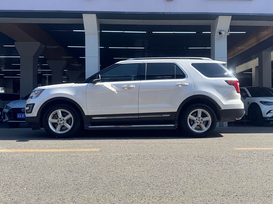 Ford Explorer (Imported) 2016 car image #9