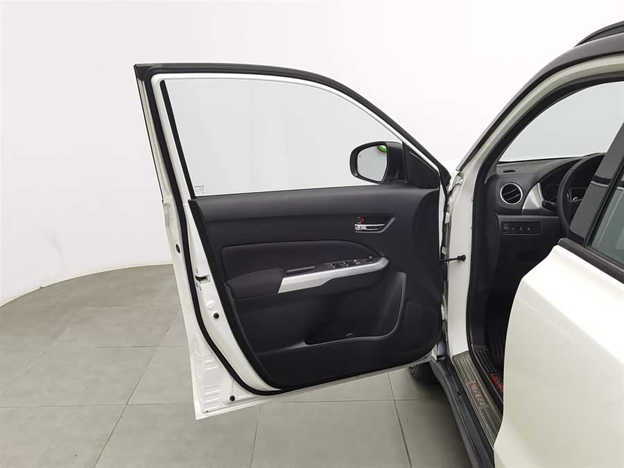 Suzuki Vitara 2017 immagine di auto #9