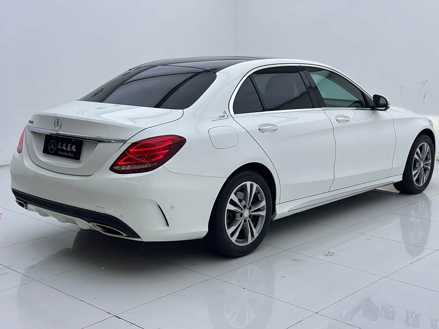 Mercedes-Benz C Class 2016 car image #9