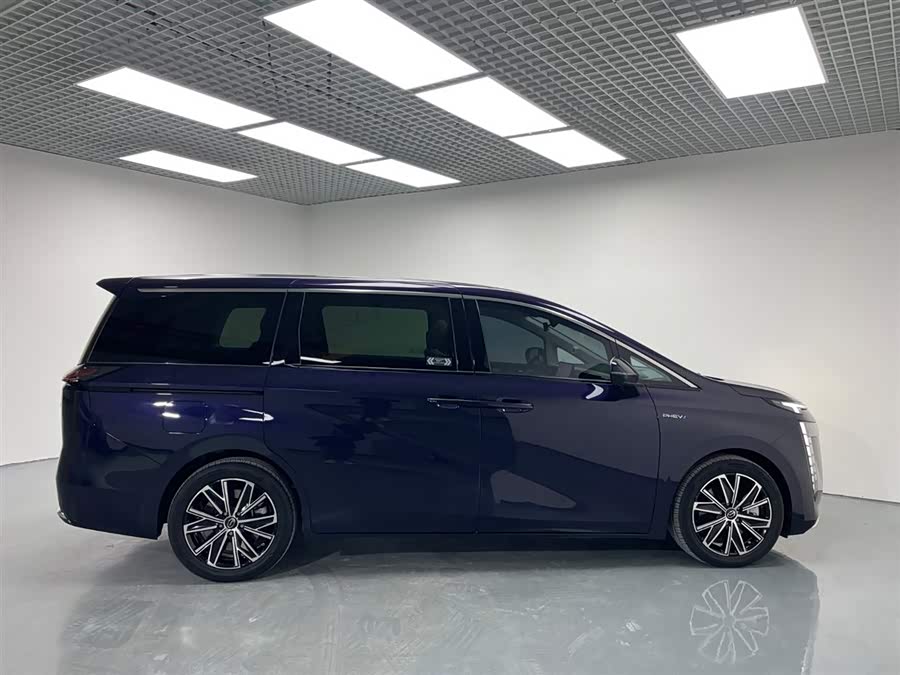 GAC Trumpchi E8 New Energy 2023 #9 GAC Trumpchi E8 New Energy 2023 car image #9