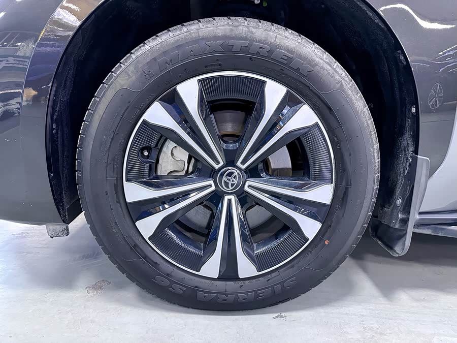 Toyota bZ4X 2023 immagine di auto #9