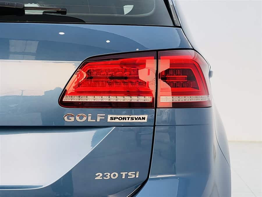 Volkswagen Golf Sportsvan 2017 car image #9