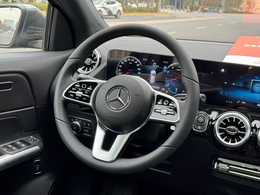 Mercedes-Benz GLA Class 2023 #9 Mercedes-Benz GLA Class 2023 car image #9