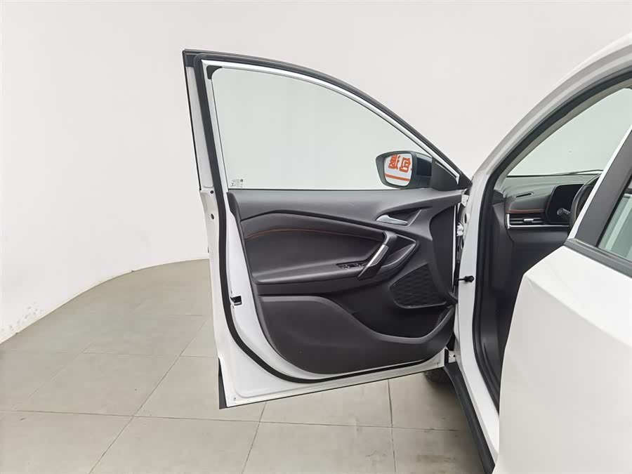 Chevrolet Tracker 2022 immagine di auto #9