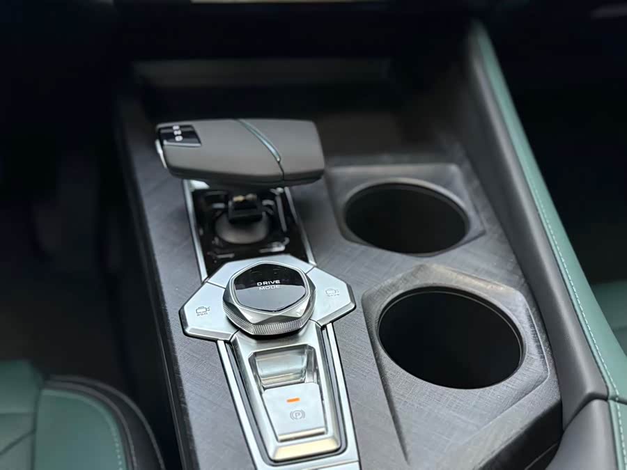 Changan UNI-V iDD 2025 car image #9