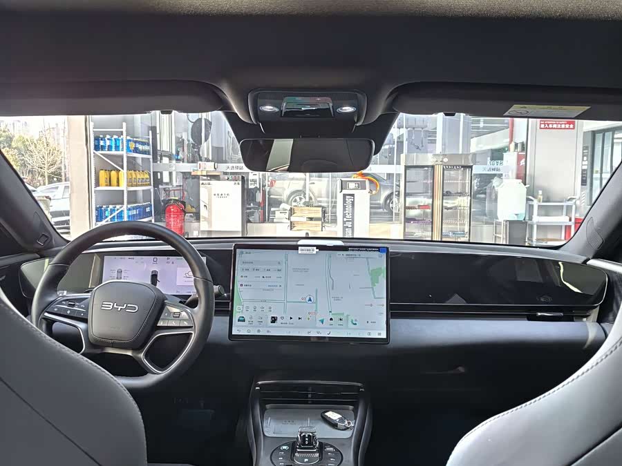 BYD Seal 2025 car image #9