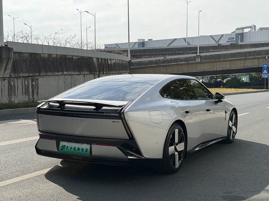 小鹏 小鹏P7 2025 汽车图片 #9