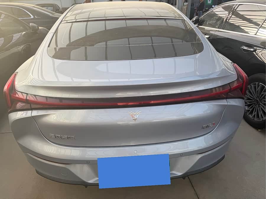 哪吒汽车 哪吒S 2023 汽车图片 #9