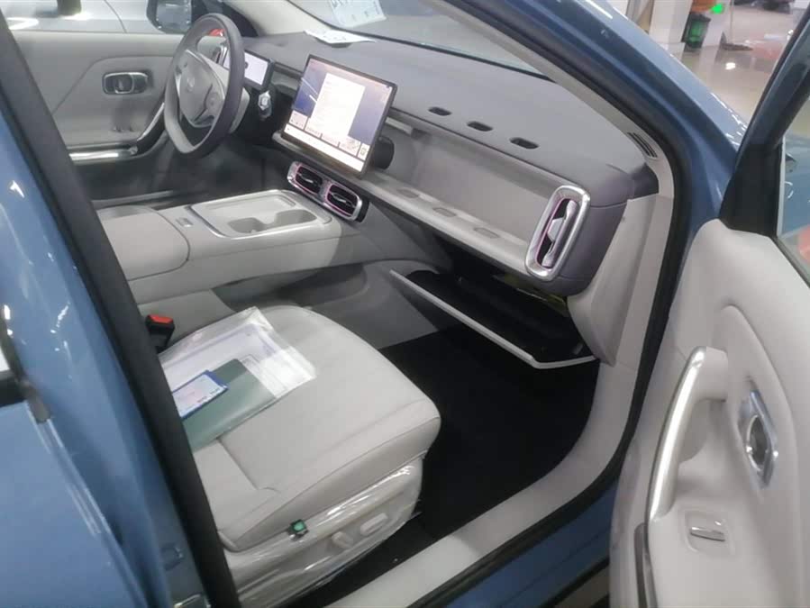 零跑汽车 零跑B01 2025 汽车图片 #9