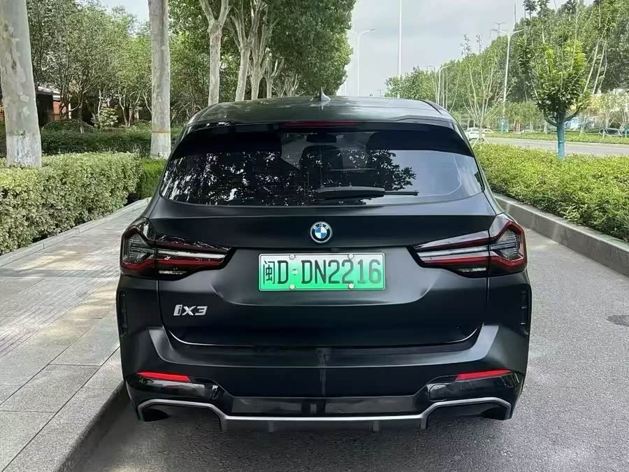 BMW iX3 2023 صورة سيارة #9