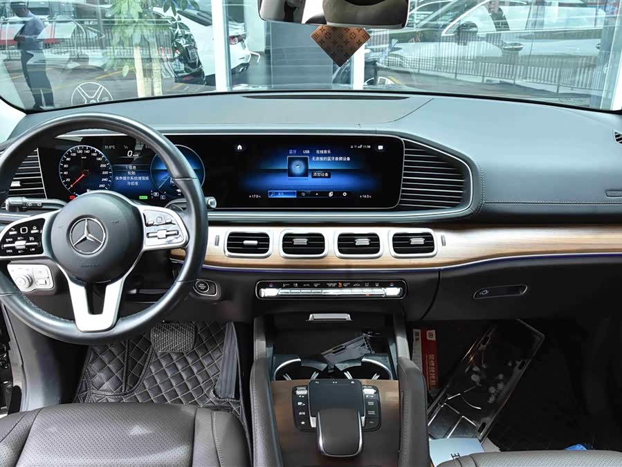 Mercedes-Benz GLE Class New Energy 2022 car image #9