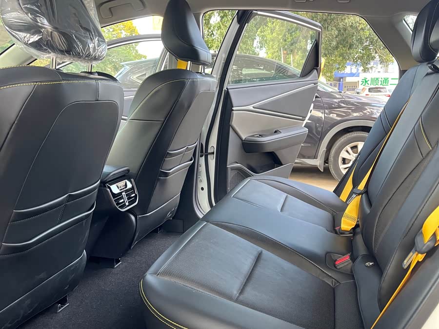 Toyota bZ5 2025 immagine di auto #9