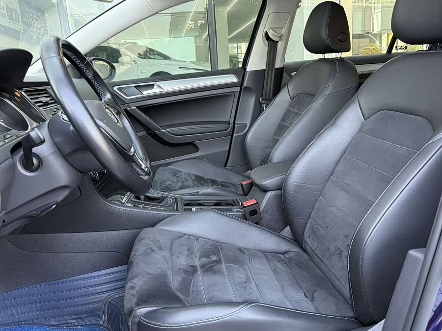 Volkswagen Golf Pure Electric 2020 #9 Volkswagen Golf Pure Electric 2020 car image #9