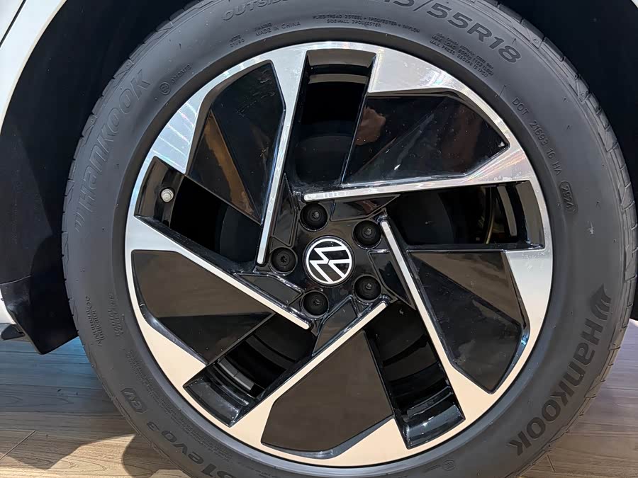 Volkswagen ID.3 2024 car image #9