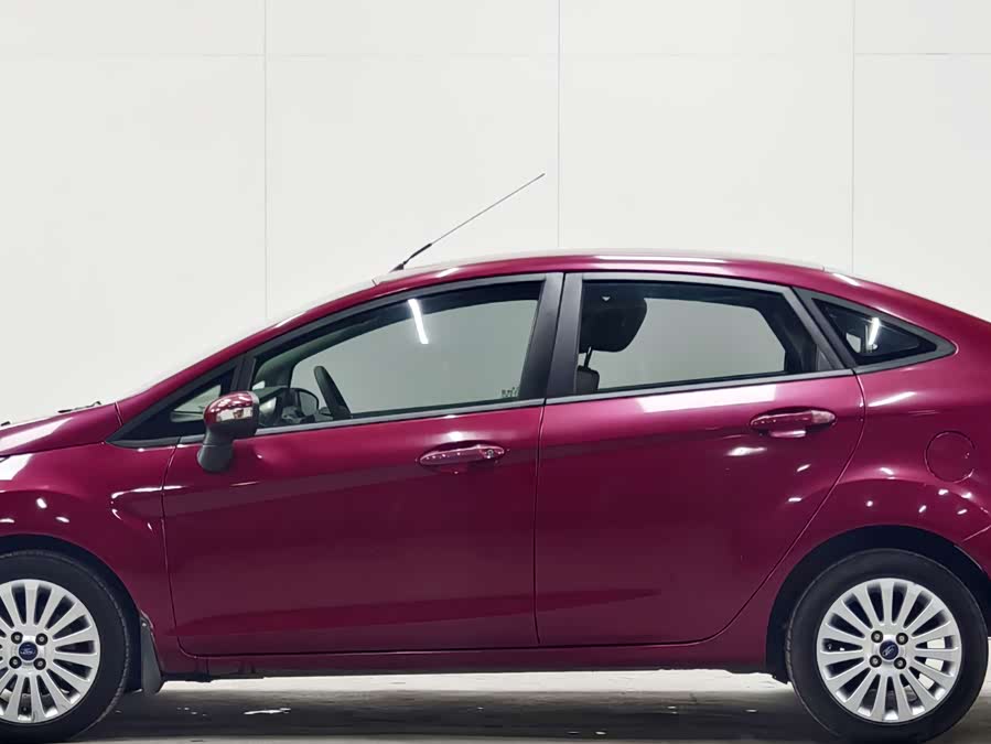Ford Fiesta 2012 car image #9