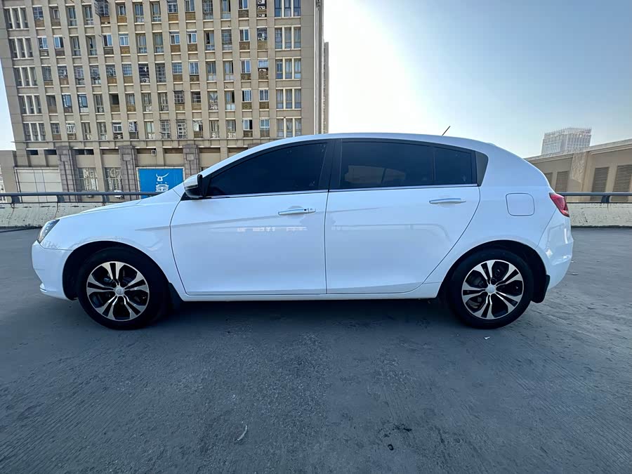 GEELY Emgrand 2014 immagine di auto #9