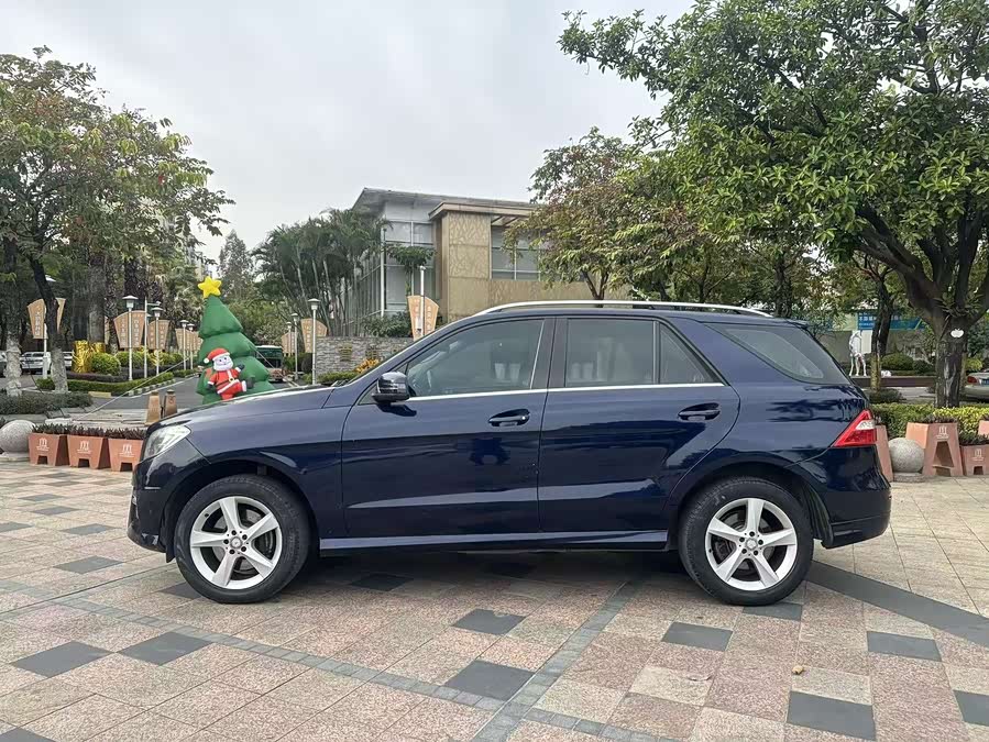 Mercedes-Benz M Class 2014 car image #9
