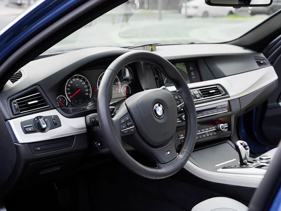 BMW M5 2012 #9 BMW M5 2012 car image #9