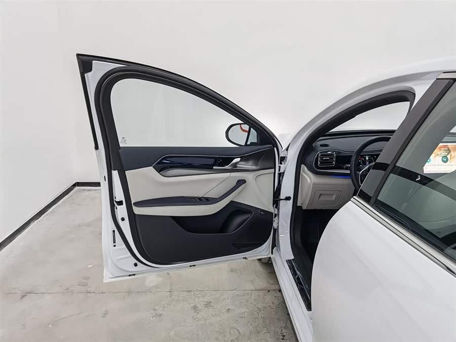 BYD Qin Plus 2022 car image #9