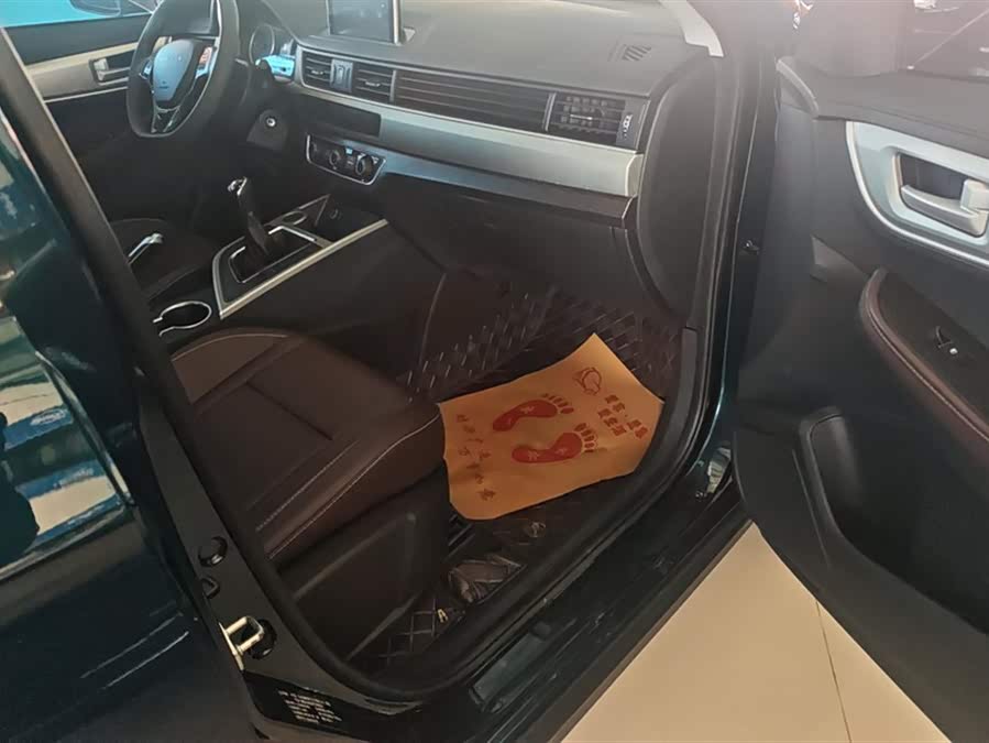 Forthing T5 2023 #9 Forthing T5 2023 immagine di auto #9