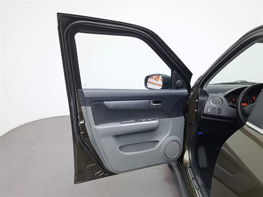 Soueast Swift 2015 car image #9