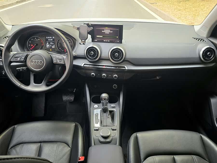 Audi Q2L 2022 car image #9