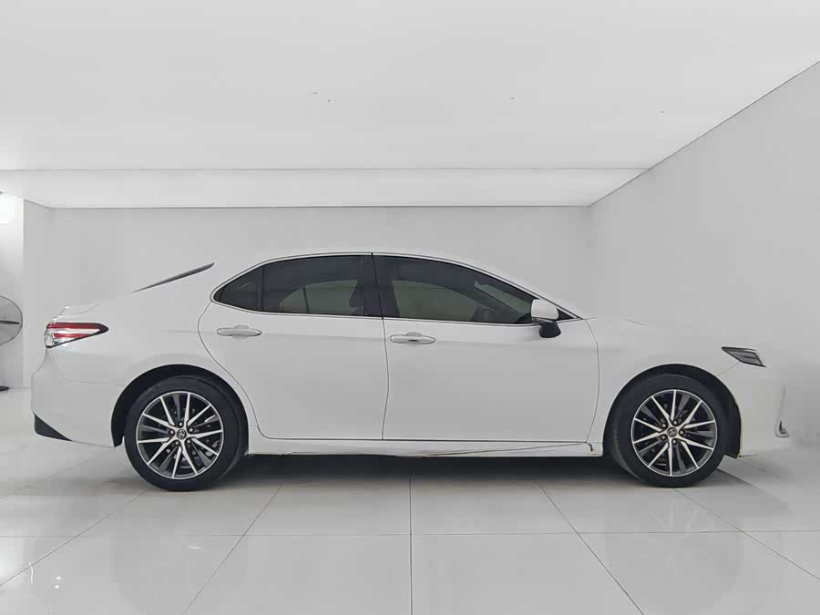 Toyota Camry 2022 car image #9