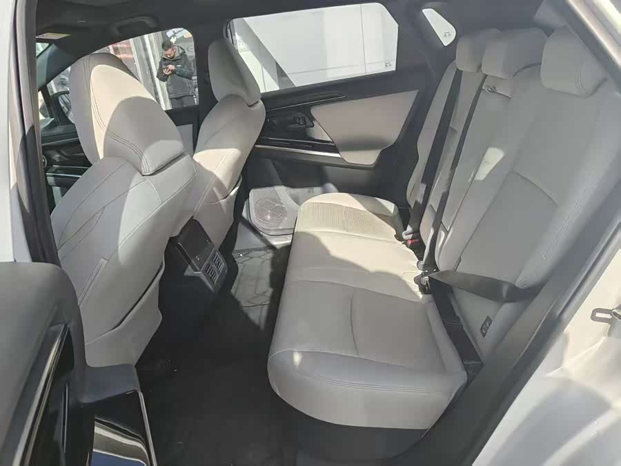 Toyota bZ4X 2022 immagine di auto #9