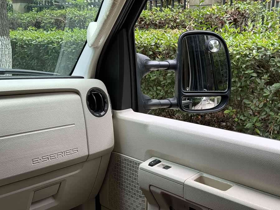 Ford E350 2015 imagen de coche #9