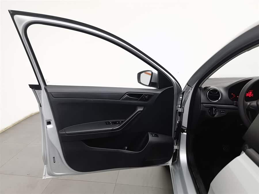 Volkswagen Jetta 2019 immagine di auto #9