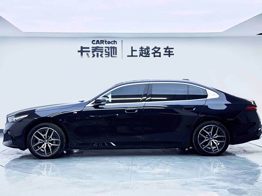 BMW i5 2024 car image #9