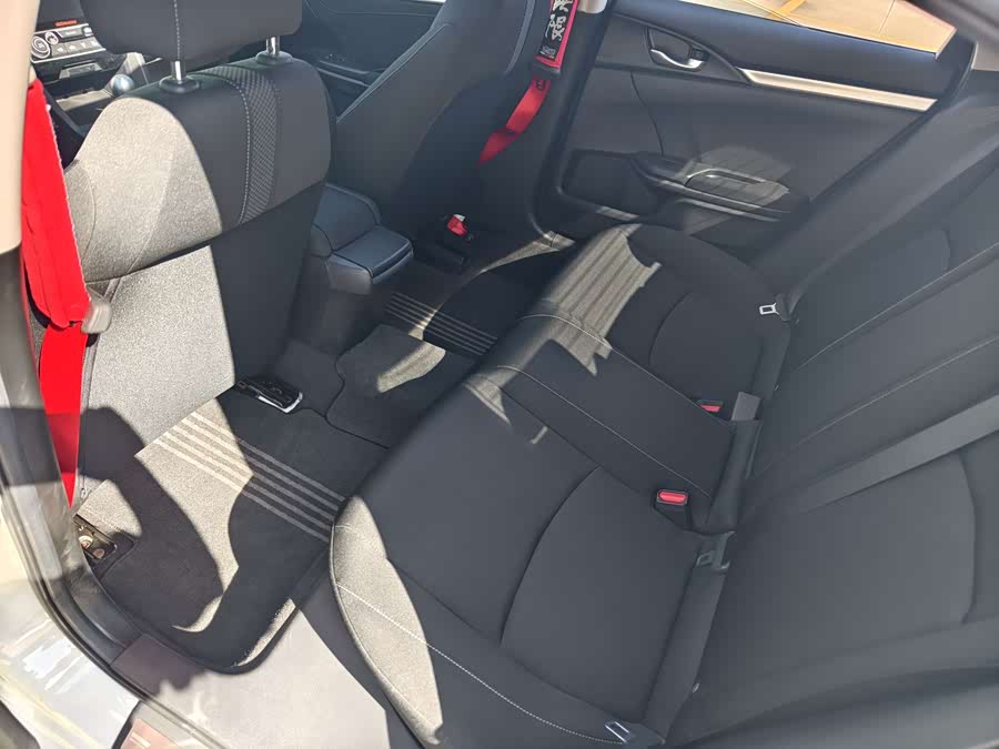 Honda Civic 2019 car image #9