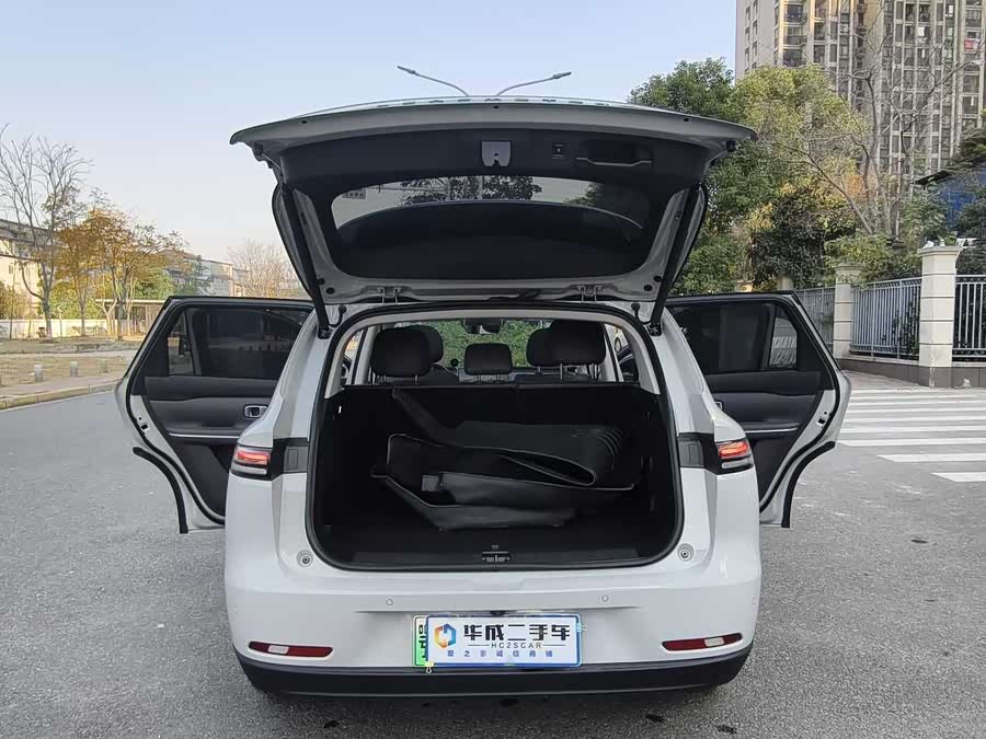 零跑汽车 零跑C10 2024 汽车图片 #9