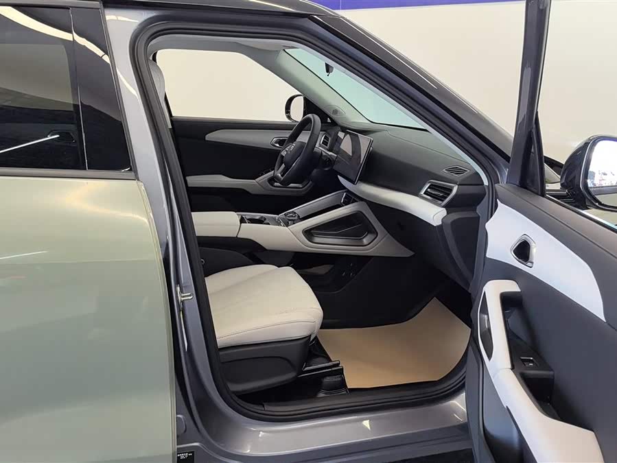 BYD YuanUP 2024 car image #9