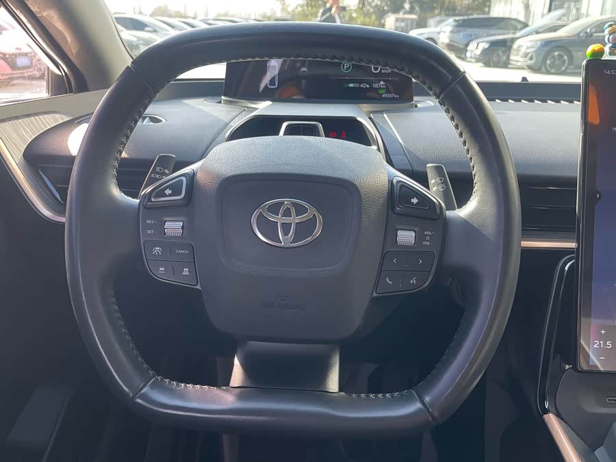 Toyota bZ3 2023 immagine di auto #9