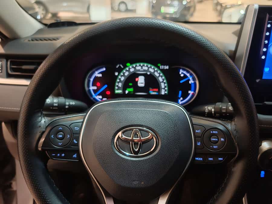 Toyota RAV4 2020 car image #9