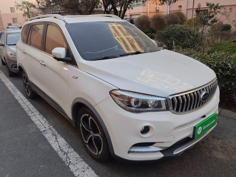 SWM X7 2018 #9 SWM X7 2018 car image #9