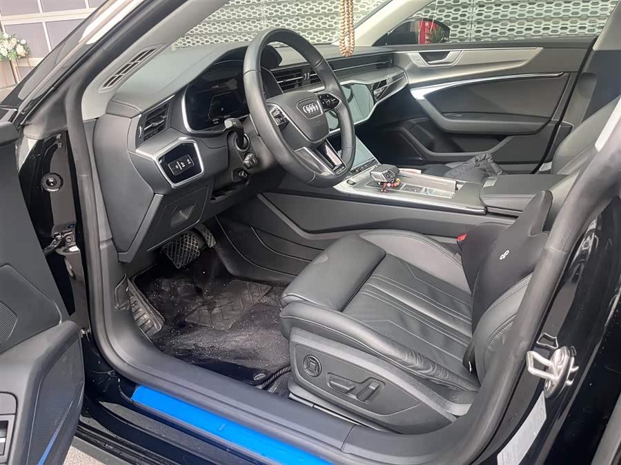 Audi A7 2023 car image #9