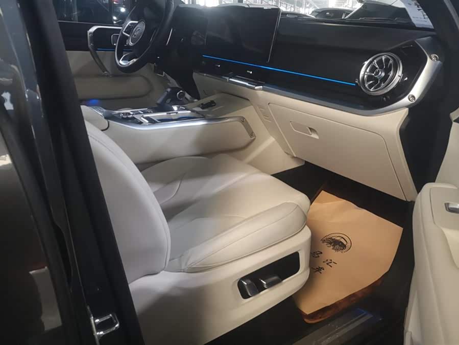 Tank 400 2025 car image #9