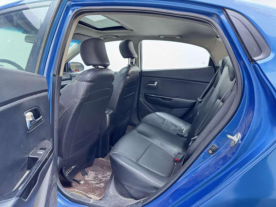 Kia K2 2014 imagen de coche #9